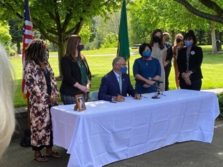 Inslee signing bills 